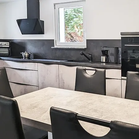 Haus Kleiner Findling Im Lausitzer Seenland Tatzschwitz