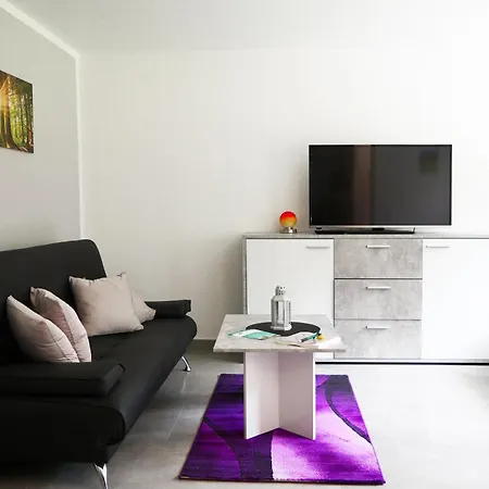 Haus Kleiner Findling Im Lausitzer Seenland Tatzschwitz